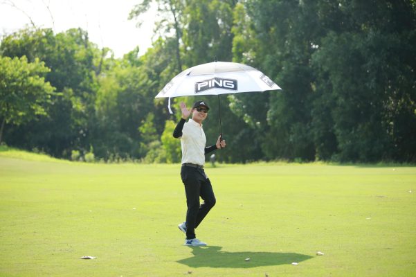 Tinh thần luôn vui vẻ trên sân golf